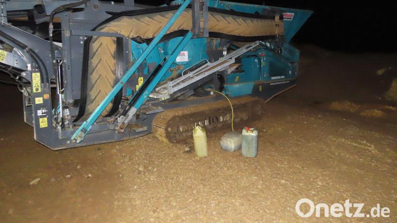 Ein Dieb hat rund 100 Liter Diesel aus einer mobilen Siebanlage im Gewerbepark Neuöd abgezapft. Bild: Polizeiinspektion Sulzbach-Rosenberg/exb