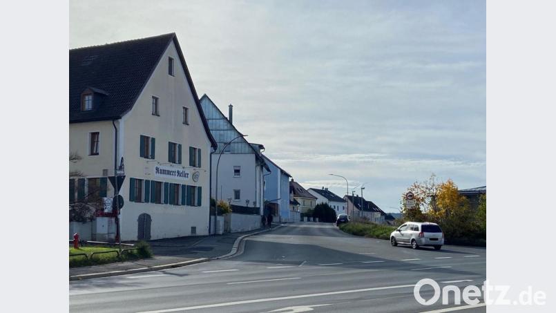 Die Amberger CSU-Fraktion hat ein Problem damit, dass Kommunen selbst entscheiden sollen, wo sie Tempo 30 einführen wollen. Beispielsweise hier in der Kastler Straße Die Poppenrichter Gemeinderäte hingegen stimmten einmütig für den Beitritt zur Initiative &quot;Lebenswerte Städte durch angemessene Geschwindigkeiten&quot;. Bild: Andreas Ascherl