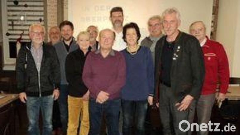 Die neue Vorstandschaft des Heimat- und Verschönerungsvereins Schwarzenfeld. Bild: Peter/exb