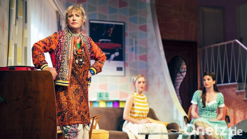 Beatrice Richter (links) ist seit Jahrzehnten im Film-, Theater- und Fernsehgeschäft tätig. Bekannt ist sie unter anderem durch ihre Auftritte in dem Comedy-Format "Sketchup" an der Seite von Diether Krebs. Bild: Franziska Strauss/exb