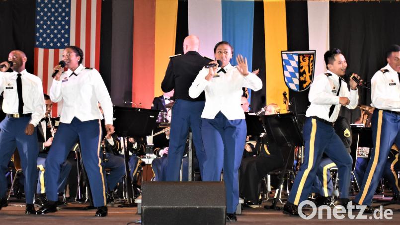 Die USAREUR-Band &amp; Chorus lädt gemeinsam mit der Stadt Grafenwöhr und der US-Garrison Bavaria zum Weihnachtskonzert ein. Es findet am 8. Dezember in der Friedenskirche statt. Bild: rgr