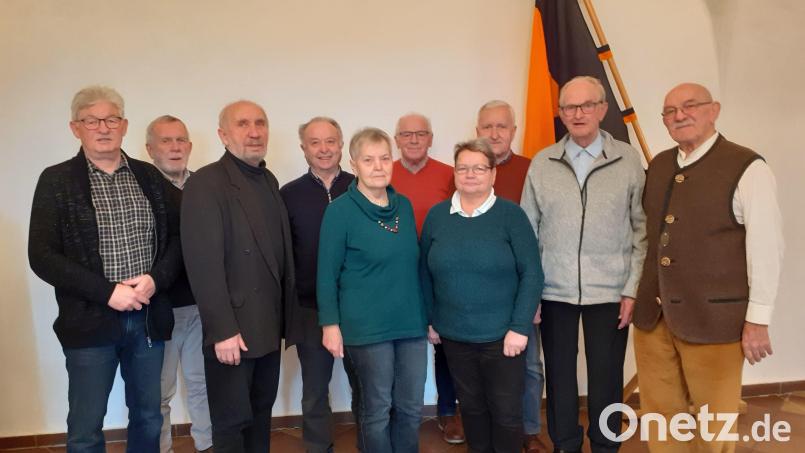 Die Pressather Kolpingfamilie zeichnet langjährige Mitglieder aus. Bild: nn