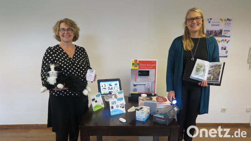 „Selbständigkeit und Sicherheit sind im zunehmenden Alter die Grundvoraussetzungen für ein positives Lebensgefühl“, erklärten Isolde Guba (links) und Stefanie Baier bei der Wohnberatung im Familien- und Bürgerzentrum Mittendrin. Bild: jzk