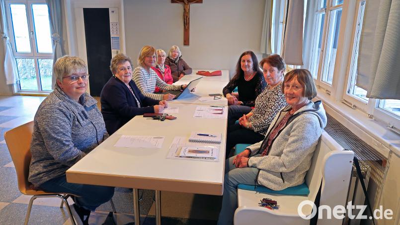 Das bisherige Vorstandsteam des Frauen- und Müttervereins, von links Christine Schultes, Irene Hasenfürter, Anita Grünbauer, Christa Schraml, Elisabeth Mühlbauer, Petra Gärtner, Edith Trießl und Monika Seidel, braucht Nachfolger. Doch niemand war bei der Generalversammlung bereit, ein Amt im Vorstand zu übernehmen. Archivbild: bsc