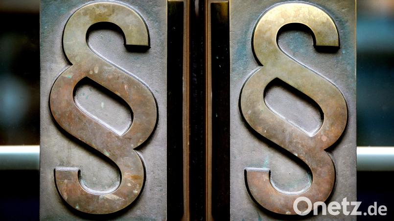 Das Gericht sieht keine Möglichkeit, die Strafe zu reduzieren. das scheint auch der Angeklagte verstanden zu haben. Symbolbild: Oliver Berg/dpa