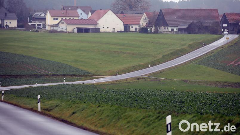 In Gailoh entsteht ein neues Baugebiet. Auf der Freifläche entlang des Leonhardiwegs sollen 27 Bauparzellen und ein Kinderspielplatz angelegt werden. Bild: Wolfgang Steinbacher