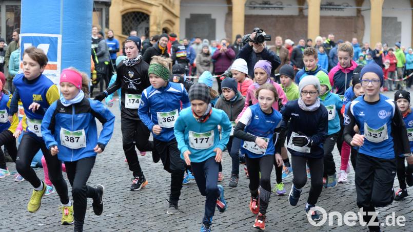 Auch für Kinder und Jugendliche bietet der Amberger Silvesterlauf geeignete Distanzen. Archivbild: brü