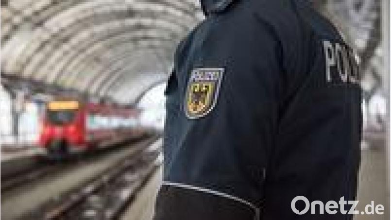Ein polizeibekannter Mann hat wiederholten Hausfriedensbruch am weidener Bahnhof begangen. Bild: Alexandra Stolze
