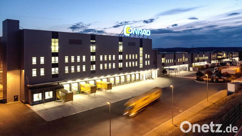 Ein Oberpfälzer Unternehmen: das Conrad-Logistikzentrum in Wernberg-Köblitz. Dort befindet sich auch die letzte verbliebene Privatkunden-Filiale. Der Sitz des Unternehmens ist in Hirschau. Bild: Conrad Electronic