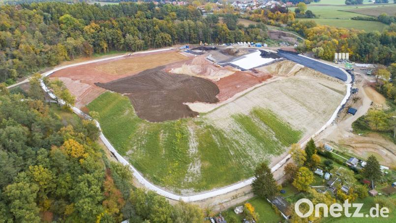 Nach Abschluss der Sanierung der früheren Deponie „Erzhülle“ soll dort eine Photovoltaikanlage entstehen – eine Bürgerbeteiligung wäre dort möglich. Bild: Thilo Hierstetter