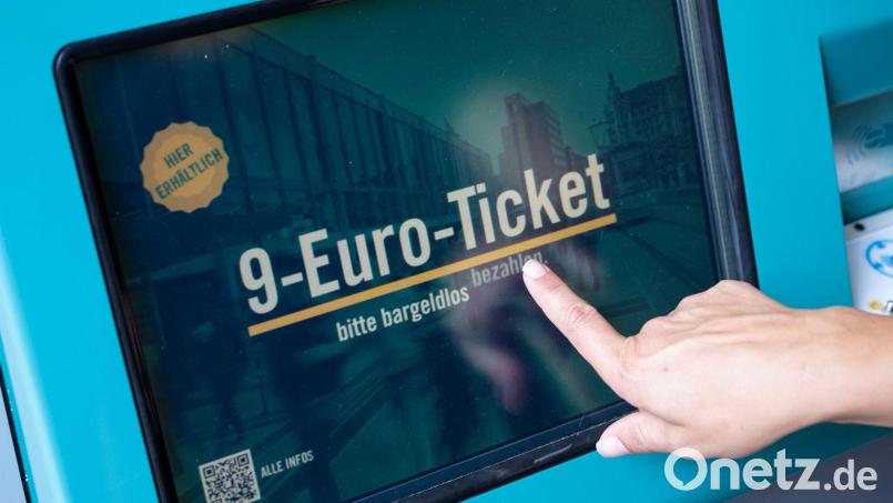 Drei Monate lang konnten Millionen Menschen mit dem 9-Euro-Ticket in Bussen und Regionalbahnen durch ganz Deutschland reisen. Auch in Amberg und Amberg-Sulzbach stiegen die Fahrgastzahlen. Bild: Boris Roessler/dpa