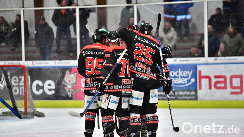 Die Amberger Spieler durften auch in Königsbrunn jubeln. Archivbild: SignaLight