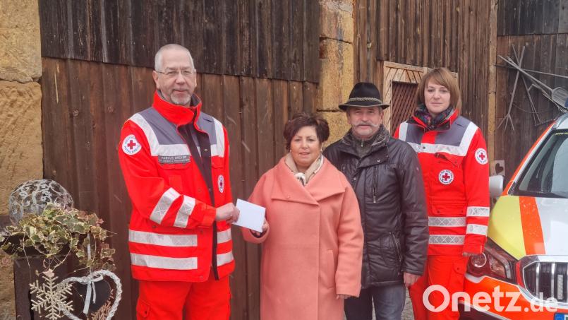 Die HvO-Führungskräfte freuen sich über 250 Euro der Familie Koppmann. Bild: bk