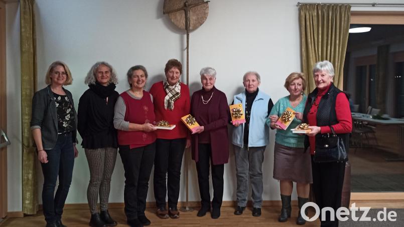 Die Hospizinitiative der Caritas verabschiedete ehrenamtliche Hospizbegleiterinnen in den Ruhestand. Bild: Hospizinitiative/exb