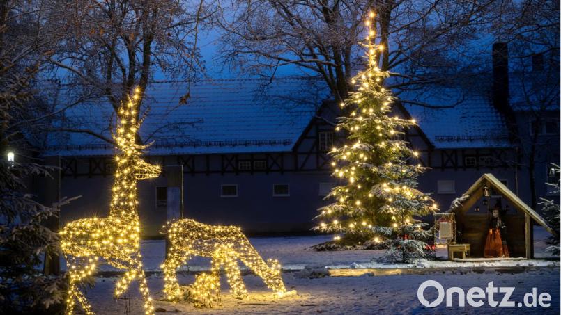 Der Winterabend in Pressath von Klaus Stingl ist das Motiv auf dem Dezemberblatt des Heimatkalenders der Fotofreunde . Bild: Klaus Stingl/exb
