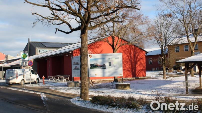 Ein neues Mehrzweckfahrzeug soll die Feuerwehr nach dem Willen der Gemeinde erhalten. Hierfür wird das Gerätehaus um einen zusätzlichen Stellplatz ergänzt. Bild: bjp