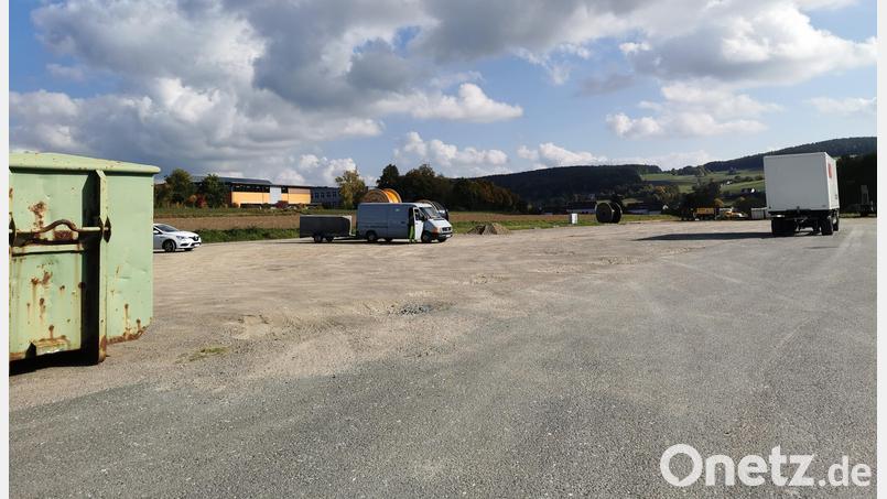 Die Schaffung von Gewerbeflächen am Festplatz Oberviechtach samt angrenzenden Grundstücken ist aktuell vom Tisch. Bild: Portner