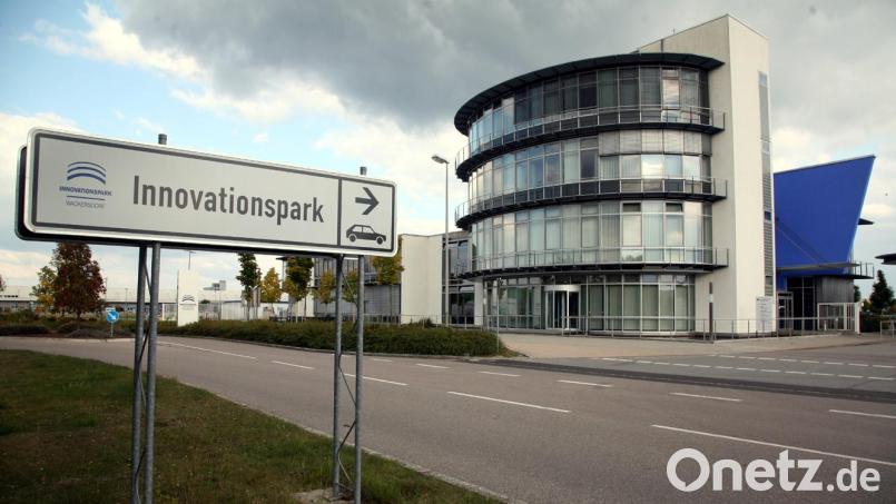 Der Innovationspark Wackersdorf auf dem ehemaligen WAA-Gelände ist das Herz des wirtschaftlichen Erfolgs der Gemeinde. Rund 5200 Arbeitsplätze zählt die finanzstärkste Kommune des Landkreises Schwandorf bei derzeit knapp 5500 Einwohnern. Archivbild: Gerhard Götz