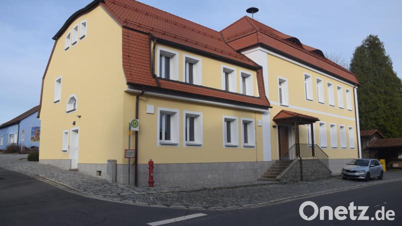 Die Sanierung des Gemeindehauses Wurz mit Kosten von einer Million Euro wartet noch auf ihren Abschluss. Bild: fz