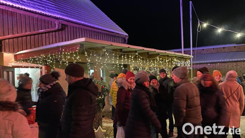 Die Hofweihnacht am Kramerhof in Oberbernrieth hieß die Gäste in einem weihnachtlichen, stimmungsvollen Ambiente willkommen. Bild: fvo