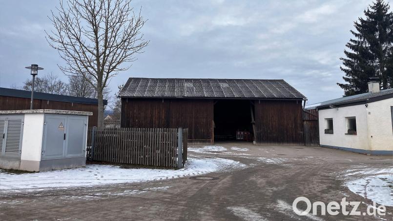 Der bisherige Bauhof muss es in der Gemeinde Kastl weiterhin tun: Ein Nachbar klagt gegen den geplanten Neubau. Bild: stg
