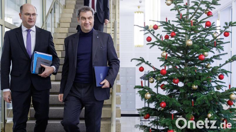 Frohe Botschaft von Markus Söder (rechts) und seinem Finanzminister Albert Füracker. Bild: Daniel Karmann