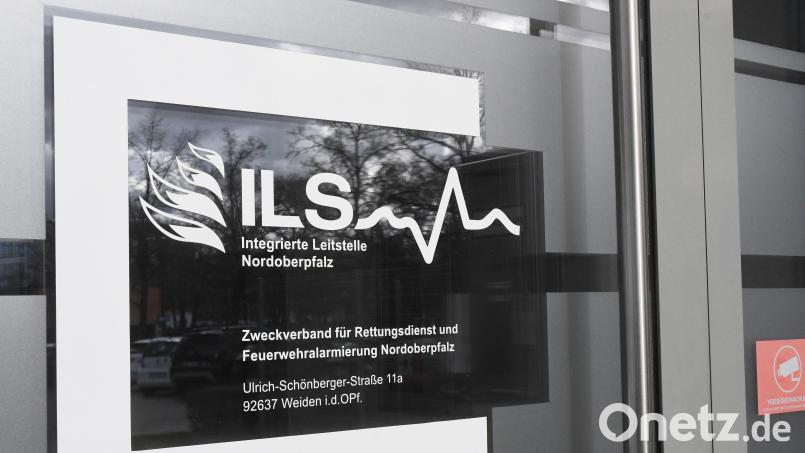 Der neue Rettungsdienst-Zweckverband tritt zum 1. Januar 2023 in Kraft. Bis 2024 bleibt die Integrierte Leitstelle Nordoberpfalz in Weiden noch bestehen. Bild: Gabi Schönberger