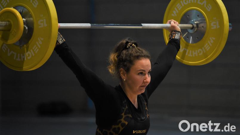 Die Gewichtheber des 1. AC Weiden unterlagen dem SV 90 Gräfenroda mit 458,0:555,0 Punkten. Lavinia Rat holte 89 Punkte. Bild: Büttner