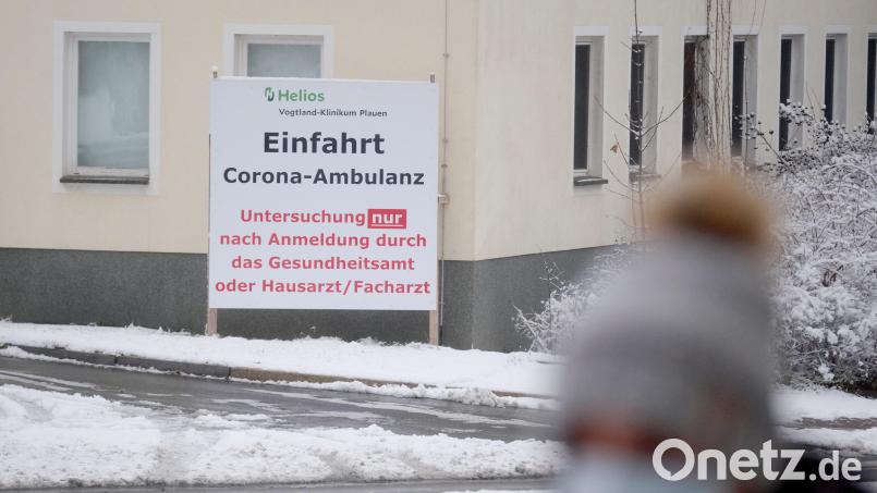 Corona-Ambulanz des Vogtland-Klinikums in Sachsen. Ein Post-Covid-Zentrum gibt es seit diesem Monat auch am Uniklinikum Erlangen. Für Betroffene können aber auch Selbsthilfegruppen wichtige Unterstützung leisten. Bild: Sebastian Willnow / dpa