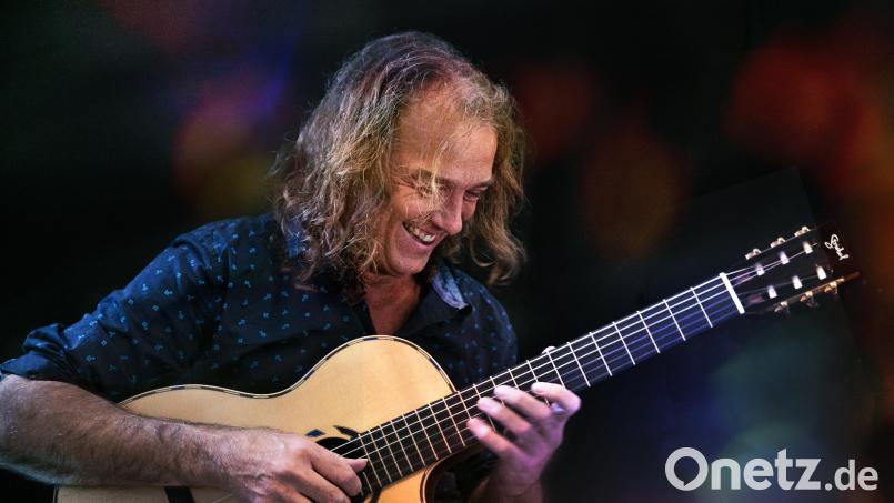 Peter Autschbach spielt im Januar im Mehrzweckraum des Bildungshauses in Ensdorf. Bild: Irina Mirja/exb