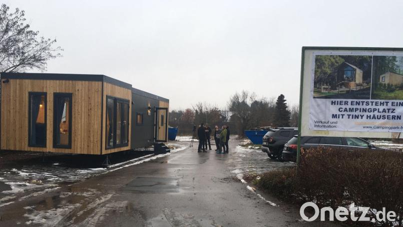 Am Eingang zum Campingplatz in Perschen steht ein Tiny House. In diesem Bereich soll die Rezeption entstehen. Bild: ihl