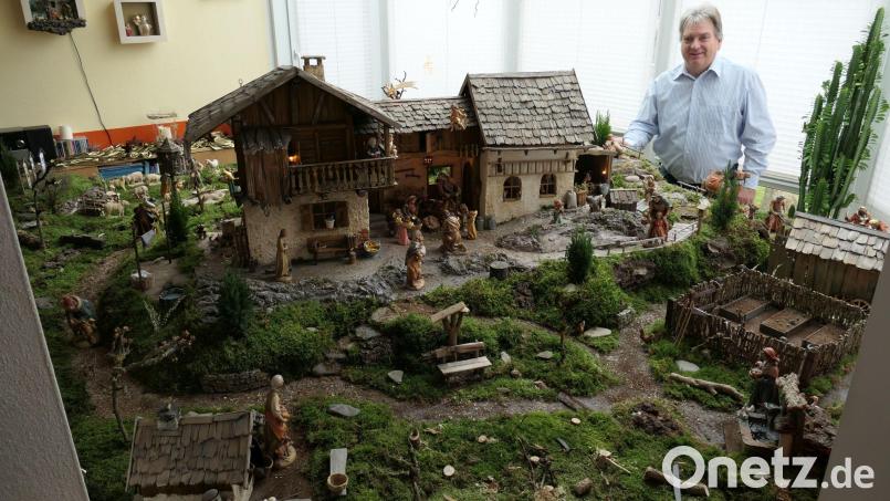 Die Krippe der Familie Nickl wird jedes Jahr im Wintergarten aufgebaut. Bild: Sophie Nickl/exb