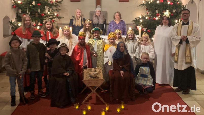 Eine Art interaktives Krippenspiel zeigten Kinder und Jugendliche an Heiligabend in der Herz-Jesu-Pfarrkirche. Bild: mez