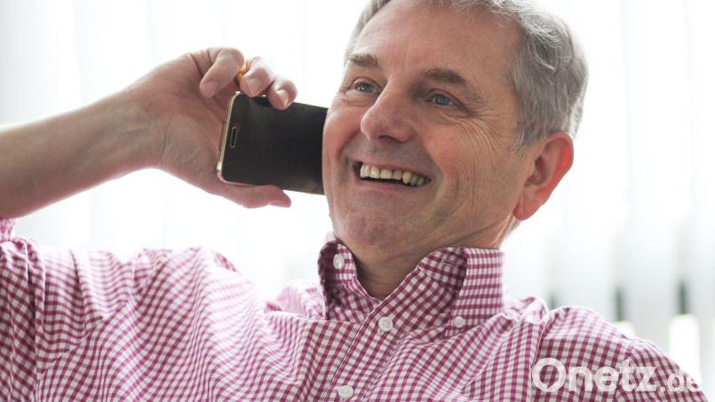 Immer zu erreichen,: Karl-Heinz Langner von den Aktivsenioren. Er ist der neue Oberpfälzer Regonalleiter des Wirtschaftsberatungsvereins "Aktivsenioren Bayern", Seine Arbeit erfolgt ehrenamtlich. Bild: Langner/exb