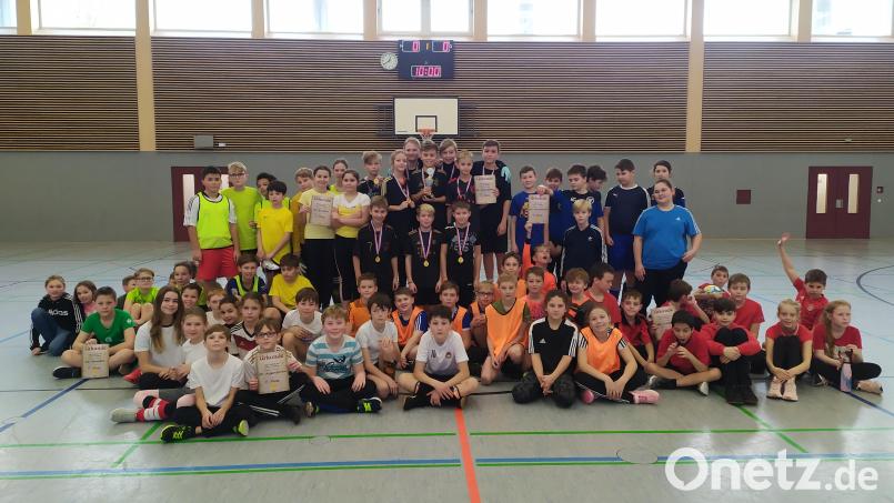 Ganz ohne Starallüren trugen die Fünftklässler der Kemnather Realschule die Fußball-Weltmeisterschaft unter sich aus. Bild: jzk