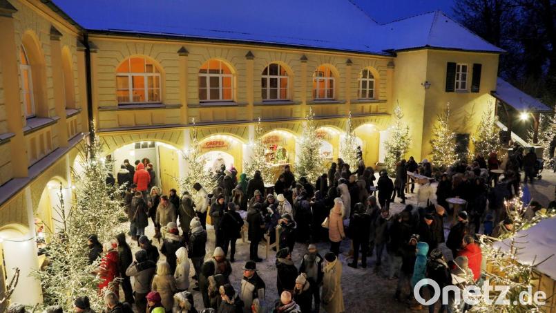 Der „historische, romantische Weihnachtsmarkt auf Schloss Guteneck“ war auch in diesem Jahr ein Renner. Es kamen sogar mehr Besucher, als der Veranstalter erwartet hatte. Archivbild:  Götz