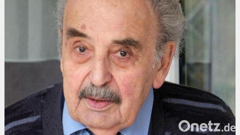 Franz Bauer an seinem 90. Geburtstag im Vorjahr. Heuer ist er an den Weihnachtsfeiertagen verstorben. Eine große Menge Menschen nahm bei Requiem und Beerdigung von dem Wernberg-Köblitzer Ehrenbürger Abschied. Bild: twi