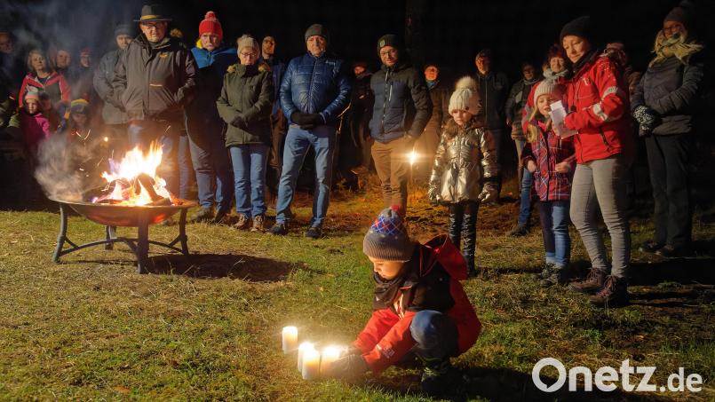 Der Skiclub Pleystein lud zur Waldweihnacht. Bild: Thomas Enslein/exb