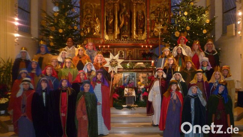 Zum bisher letzten Mal waren diese Ministranten, Kommunionkinder und andere Jugendliche 2020 als Sternsinger in Rosenberg unterwegs. Drei Jahre hat es gedauert, bis das wieder in gewohnter Weise möglich ist. Archivbild: mtm