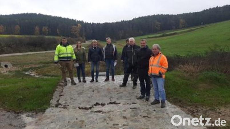 Für rund 1,2 Millionen Euro wurden im Flurneuordnungsverfahren Fronhof zwei Bauprogramme abgeschlossen. Bild: Michael Kraus/ALE Opf./exb