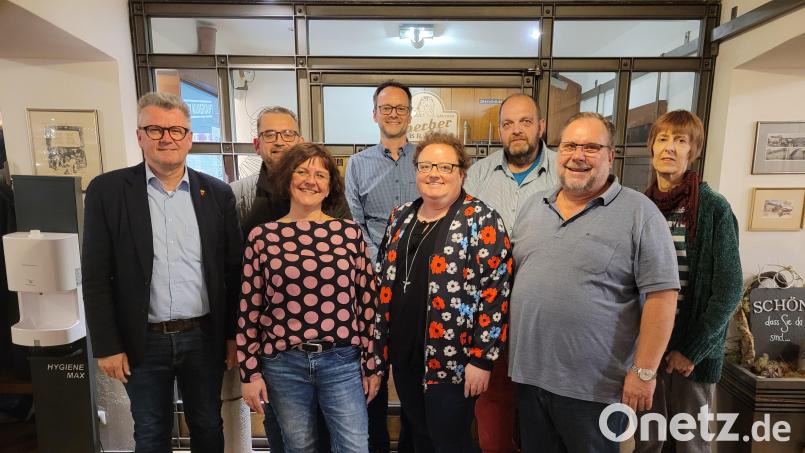 Nach der Neuwahl des Verkehrsvereins bleibt Michael Götz Vorsitzender. Bild: exb