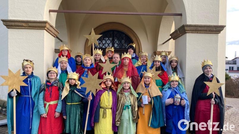Die Sternsinger der Pfarrei Neukirchen / Etzelwang segneten und sangen sich erfolgreich durch die Gemeinde. Bild: dlu