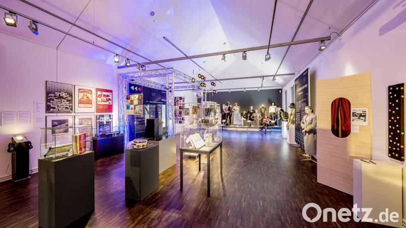 Noch bis April 2023 blickt die Sonderausstellung im Stadtmuseum Amberg zurück auf die 1980er Jahre. Bild: Marcus Rebmann/exb