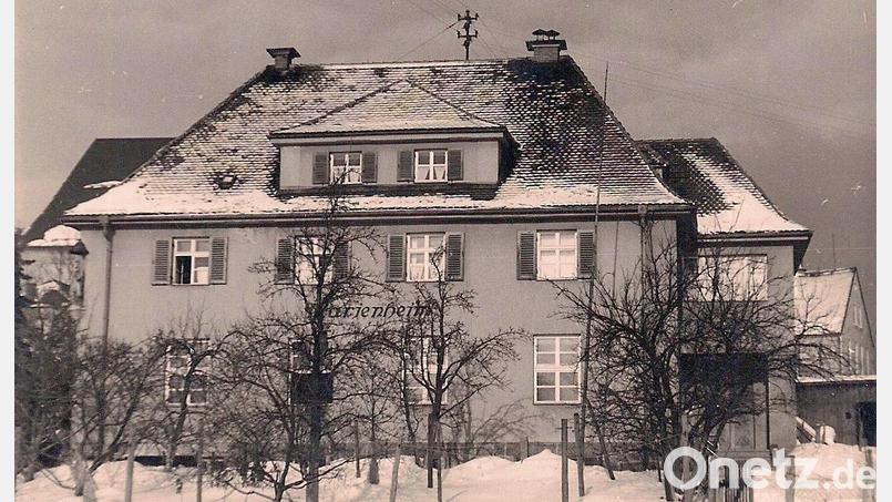 Viele Jahre prägte das Marienheim das Ortsbild von Fuchsmühl. 2004 wurde es abgerissen. Bild: Archiv Werner Robl