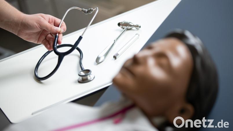 Bis zu drei Studienplätze ohne Mindestnote und Wartezeit sponsert das Klinikum Fichtelgebirge pro Jahr in Rijeka. Das Staatsexamen ist in Deutschland approbationsfähig. Symbolbild: Friso Gentsch/dpa