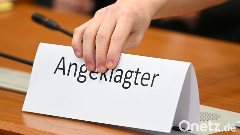 In einem Prozess um einen unterschlagenen Leihwagen führt der Angeklagte das Amtsgericht Amberg durch halb Europa. Symbolbild: Arne Dedert/dpa