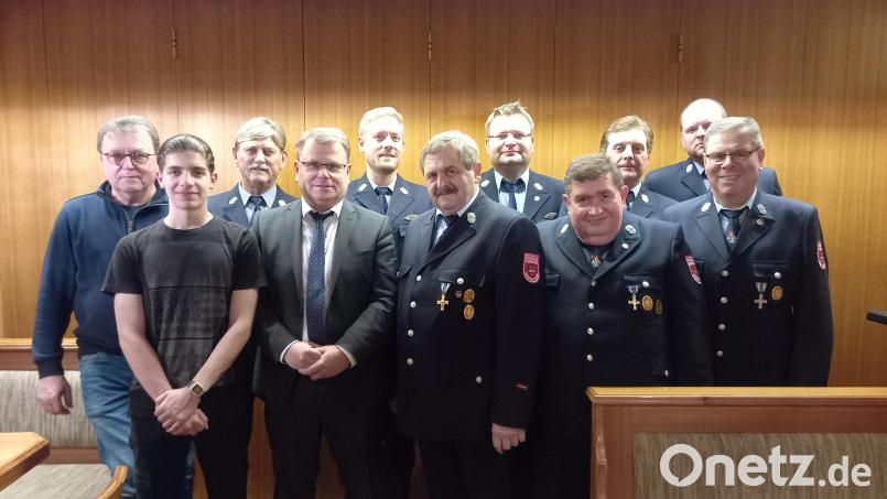 Die Feuerwehr Bernstein hat in der Jahreshauptversammlung ihre Führungsriege gewählt. Bild: gra