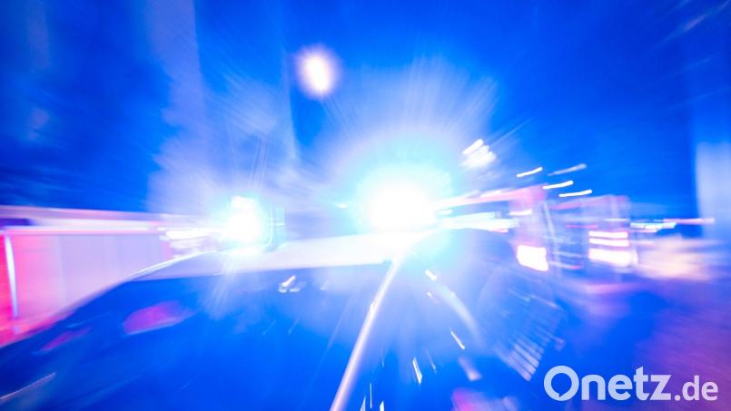 Im Bereich der Max-Reger-Straße und des Josef-Witt-Platzes in Weiden hat ein Familienvater am Silvesterabend einen Großeinsatz der Polizei ausgelöst. Symbolbild: Christophe Gateau/dpa