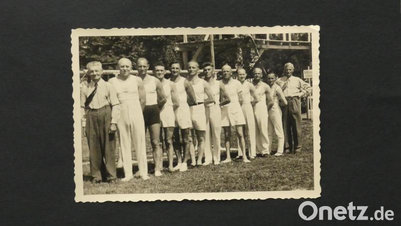 Ein Blick zu den Anfängen: Eschenbacher Turner beim Oberpfälzer Turnfest 1951 in Weiden (Sechster von links Georg Hermann). Bild: rn/privates Archiv