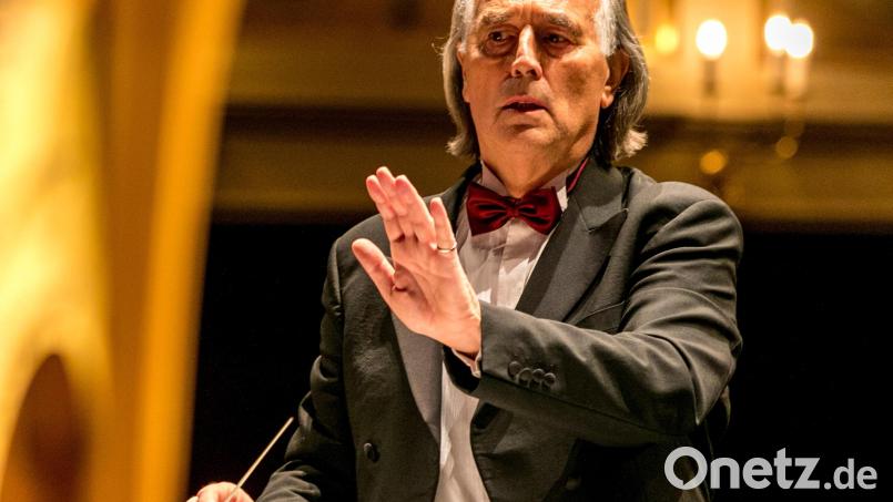 Silvesterkonzert Kempten Stadttheater - Smetana Philharmoniker Prag - Dirigent hans Richter - Sopran Luminita Andrei - Voller Theater in Kempten - Bild: Ralf Lienert